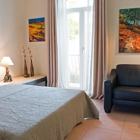 Petit Marseillan بيت ضيافة